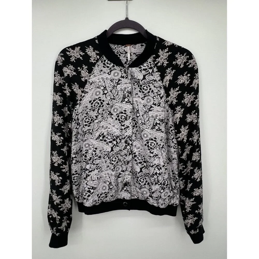 Free People Bomber Jacket Floral Size S Snap Button Pockets Feminine Boho Retro